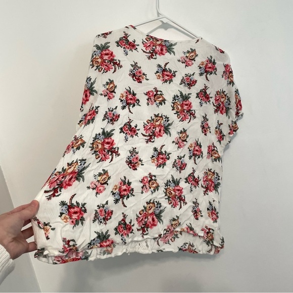 LOVESICK BY TORRID 0 Plus Size White Pink Floral Crochet Lace Short Sleeve Top - Picture 14 of 16